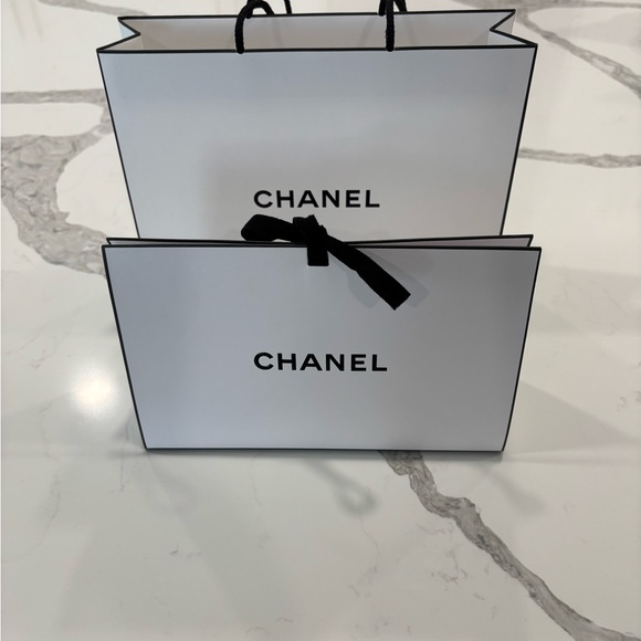 Chanel White Gift Bags Set - Picture 4 of 6